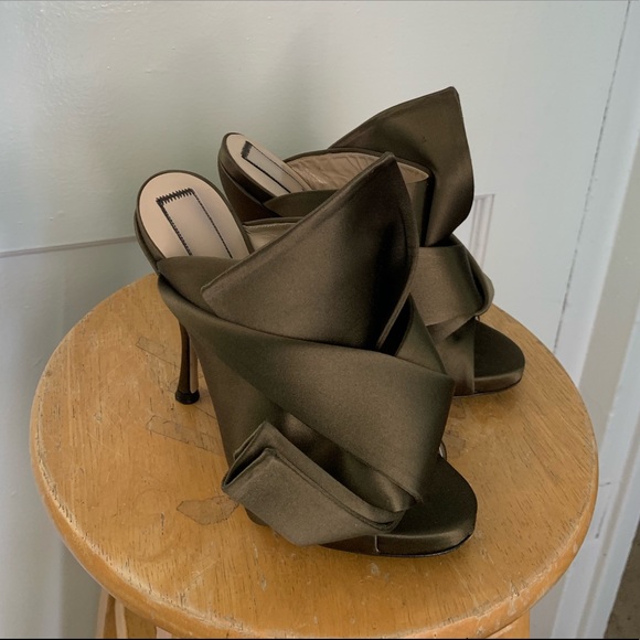 Nº21
satin bow mules - Picture 3 of 6